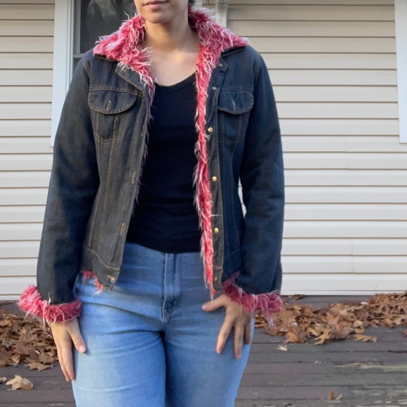 Jean jacket with red fur trim size large made in Italy - Picture 2 of 12